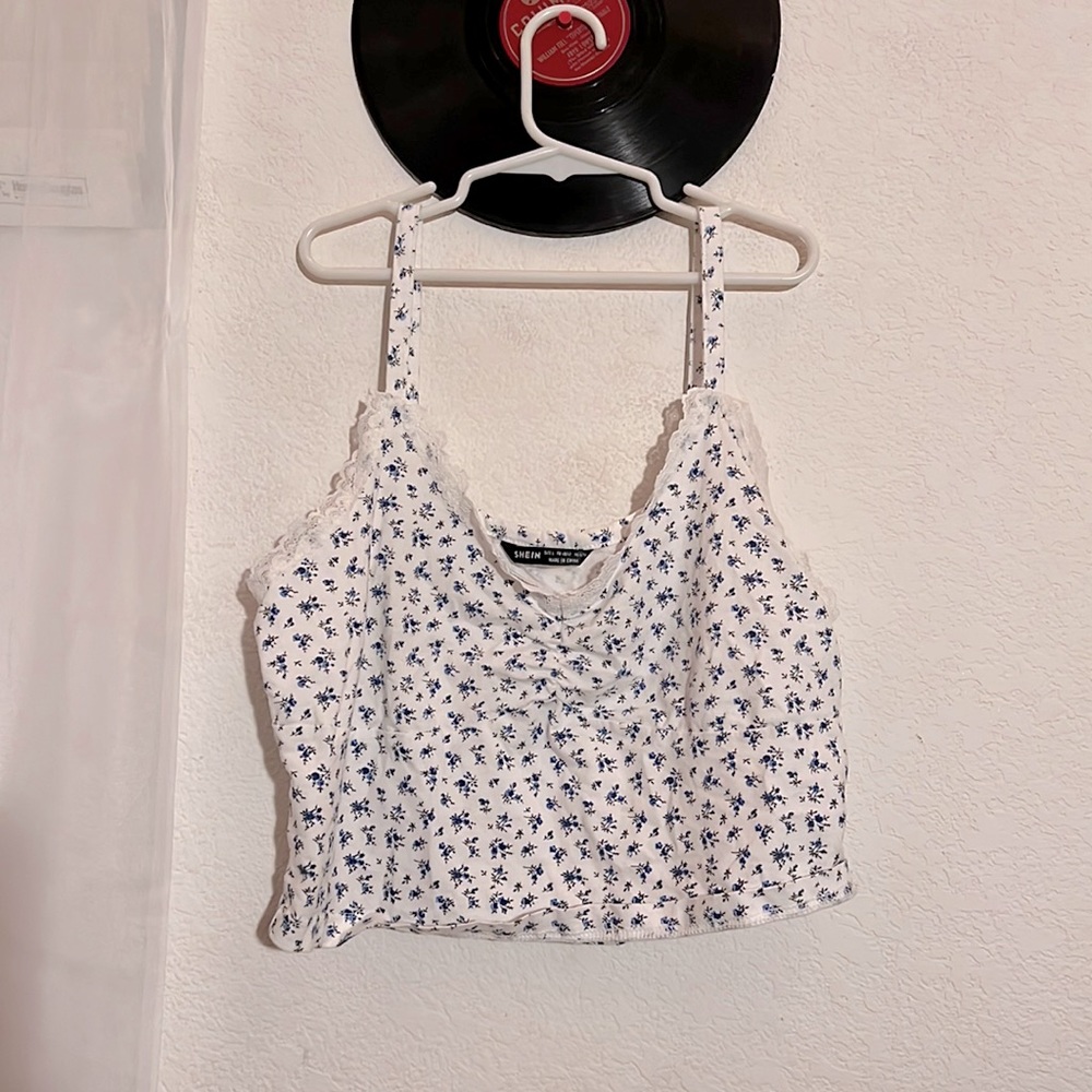 Floral lace tank 🫐